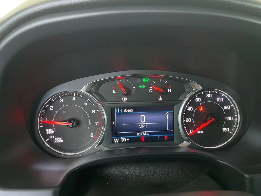 Used 2023 White GMC SLE image 8