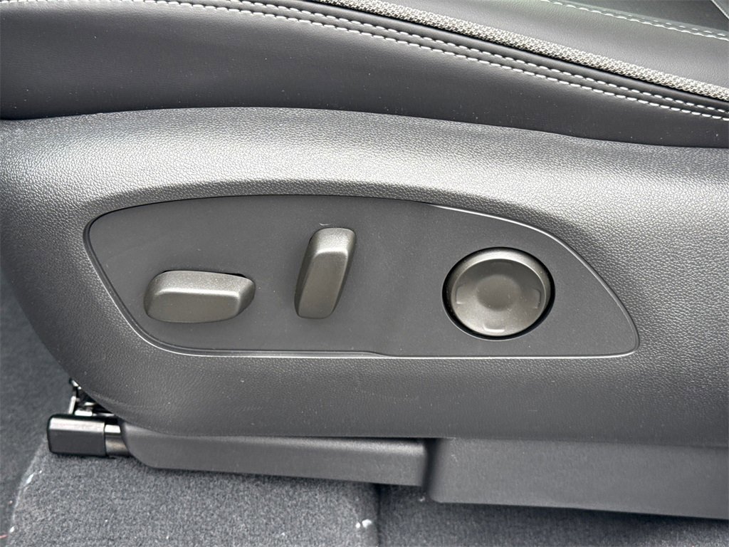 2025 GMC SIERRA - Image 16