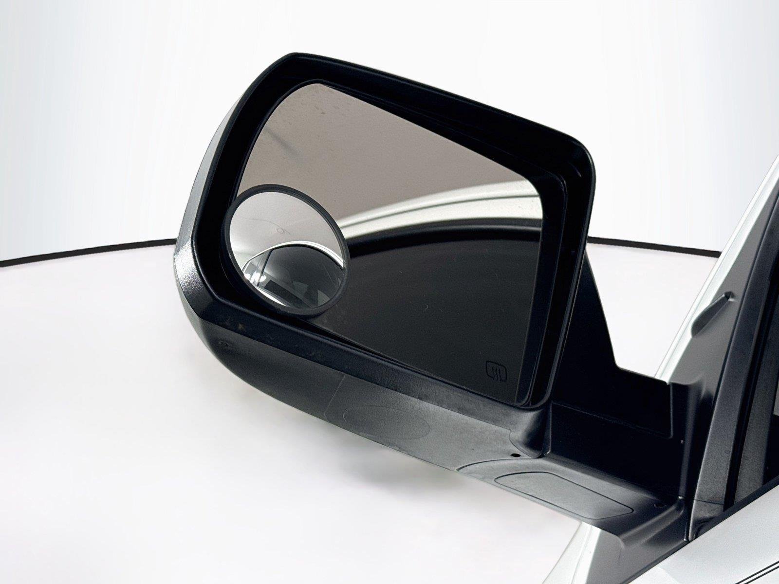 Used 2020 Super White Toyota SR5 image 5