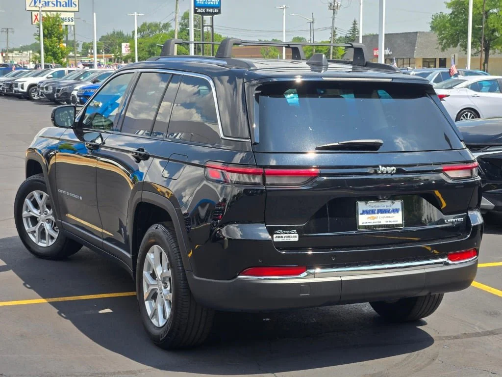Used 2023 Black Jeep Limited 4x4 image 16