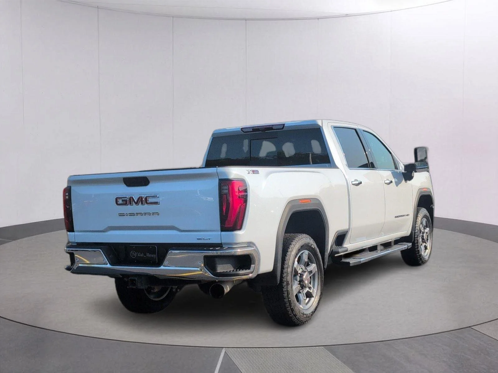 Used 2026 Glacier White Tricoat GMC SLT image 7