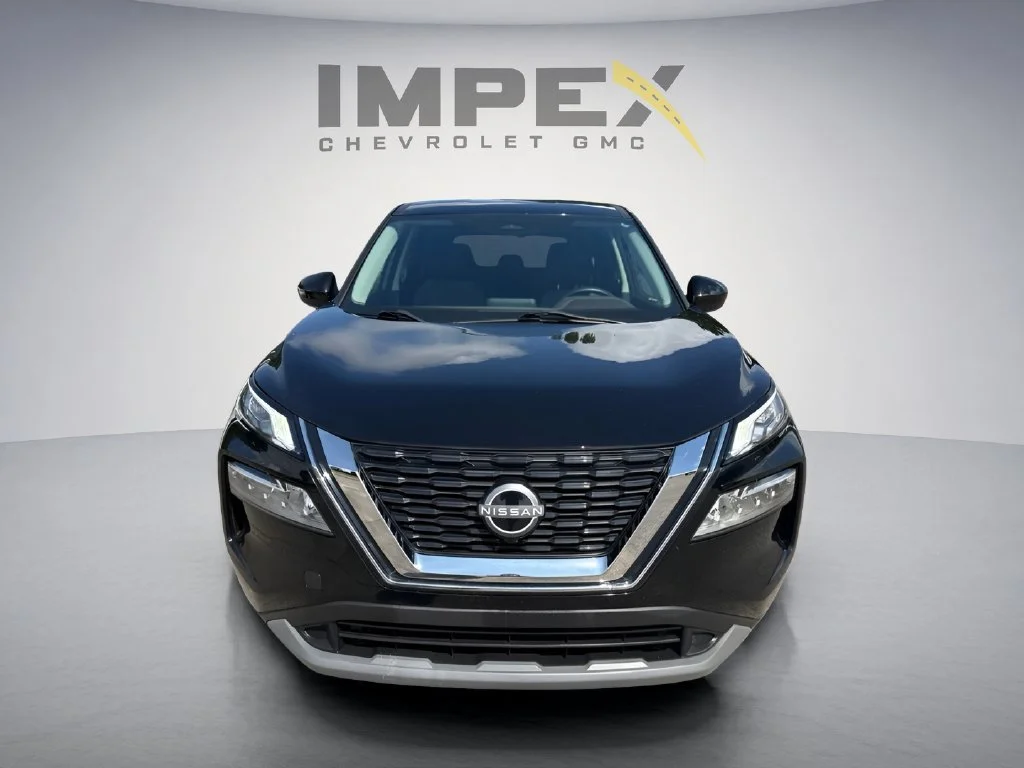 Used 2023  Nissan SV image 8