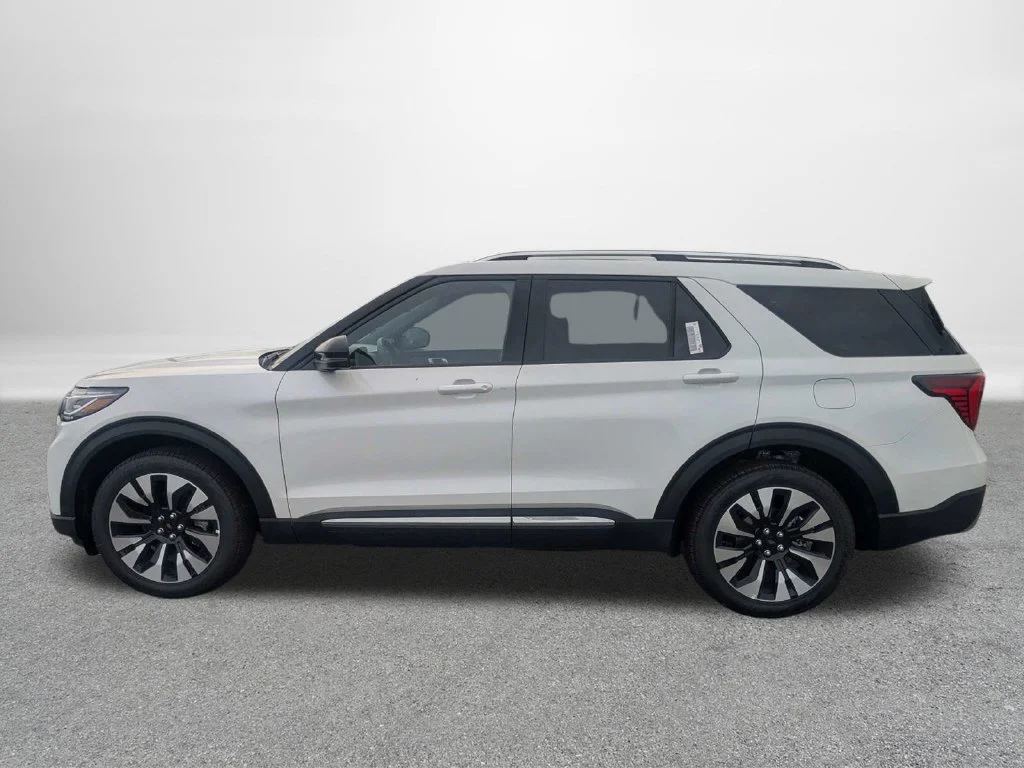 New 2026 Star White Metallic Tri-Coat Ford Platinum™ image 7