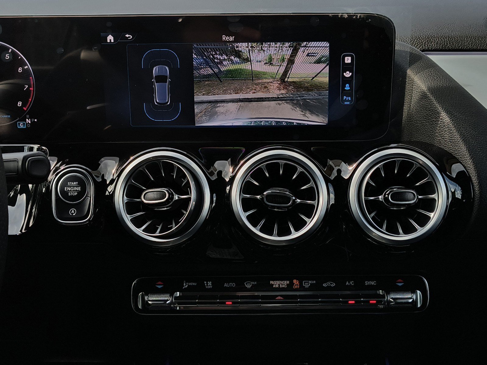 New 2025 Polar White Mercedes-Benz AMG® GLA 35 4MATIC® SUV image 25