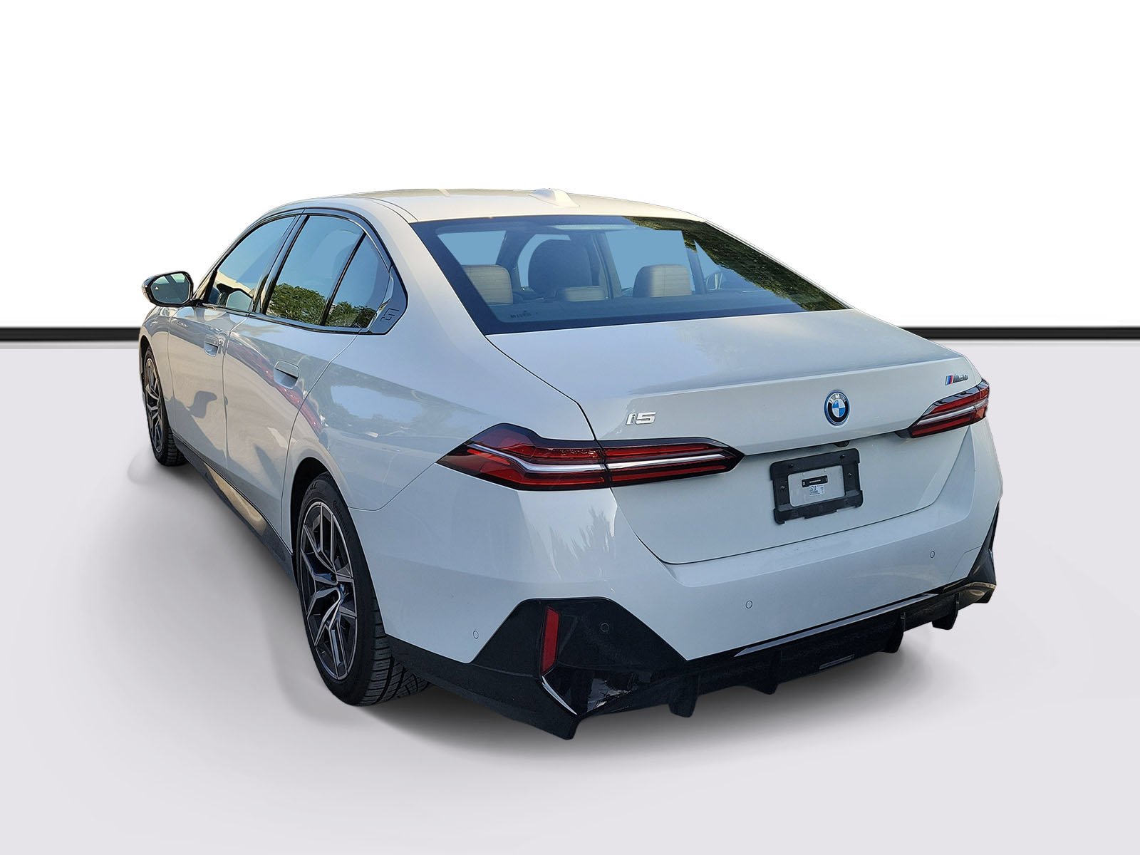 Certified Used 2024 Alpine White BMW M60 image 4