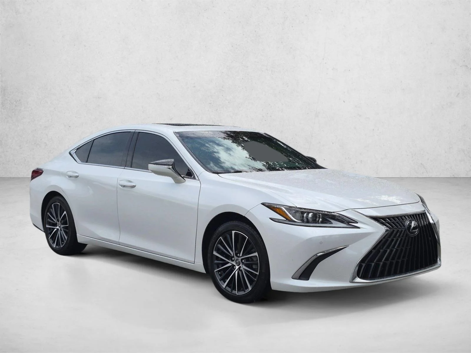 Certified Used 2025 Eminent White Pearl Lexus ES 350 image 3