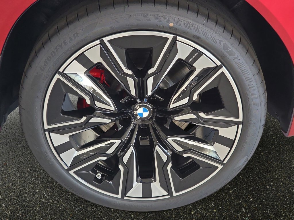 Used 2026 Vegas Red Metallic BMW 30 xDrive image 15