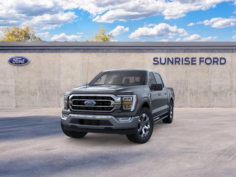 New 2023 Agate Black Metallic Ford XLT image 2