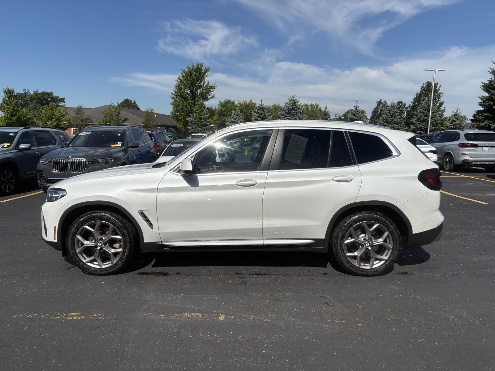 Used 2023 Mineral White Metallic BMW xDrive30i image 3