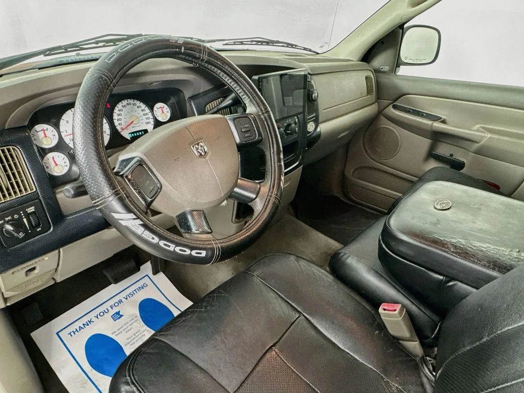 Used 2004 Black Dodge SLT image 24