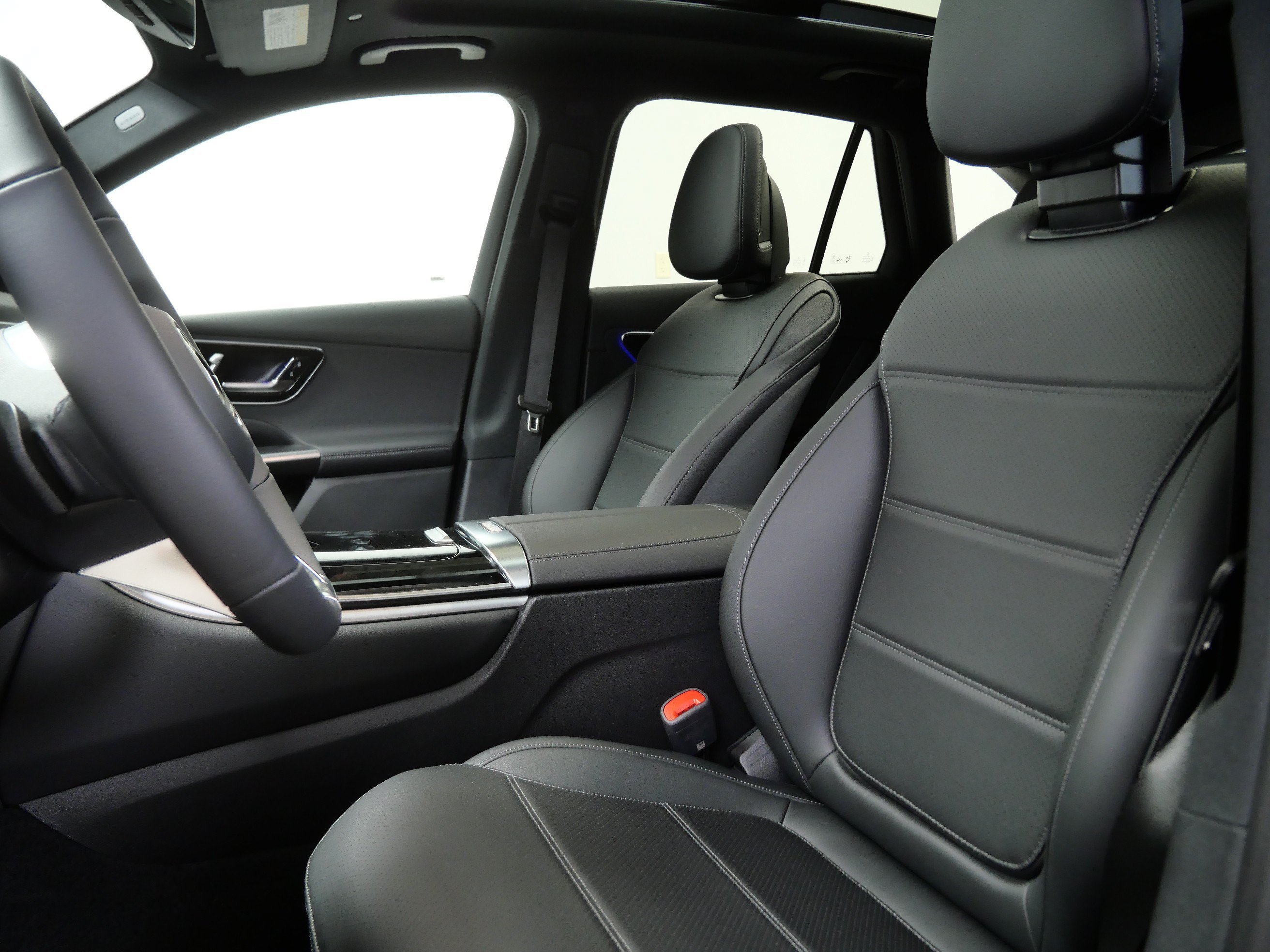 New 2026 Black Mercedes-Benz GLC 300 image 18