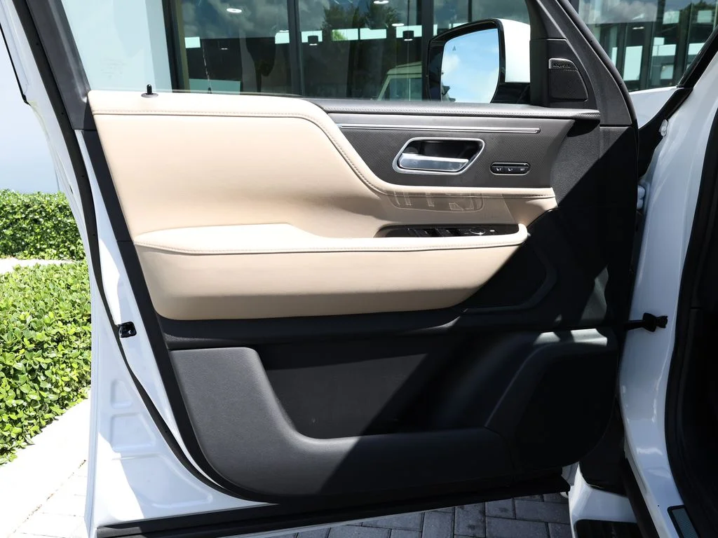 Used 2026 White INFINITI PURE image 12