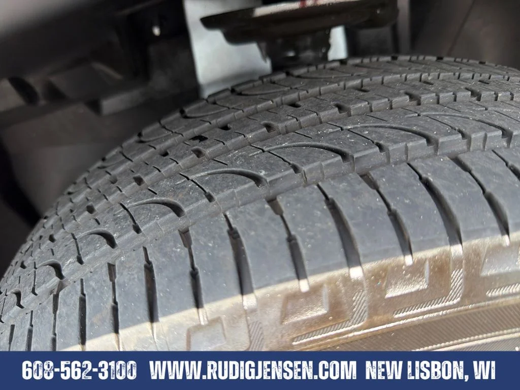 Used 2025 White Jeep Limited image 26