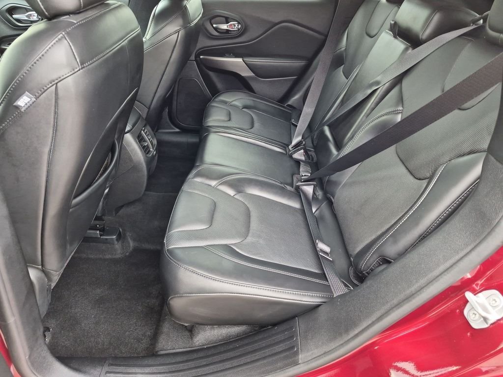 Used 2021 Red Jeep Latitude Lux image 23