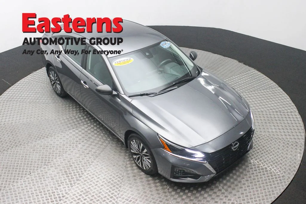 Used 2024 Gray Nissan 2.5 SV image 3