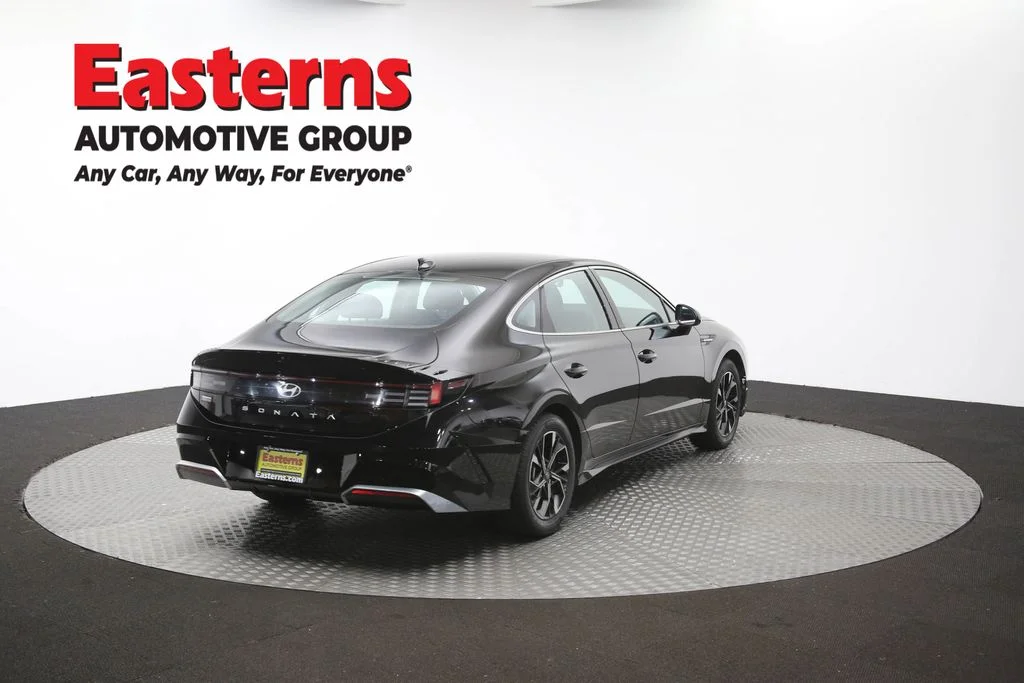 Used 2024 Black Hyundai SEL image 40