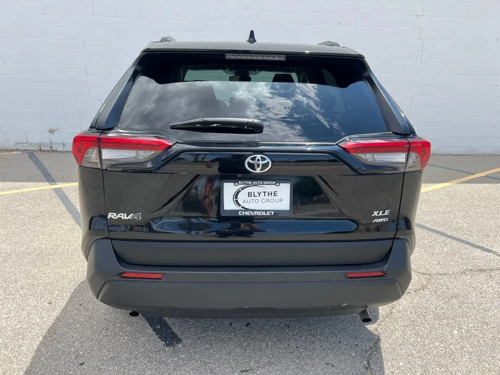 Used 2025 Black Toyota XLE image 4