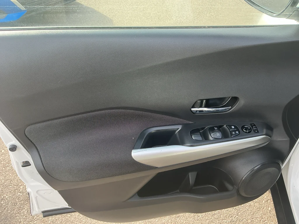 Used 2019 Aspen White Tricoat Nissan SV image 13