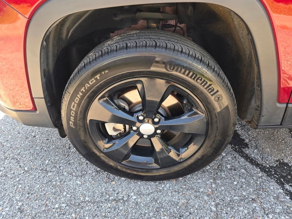 Used 2019 Red Jeep Limited image 9