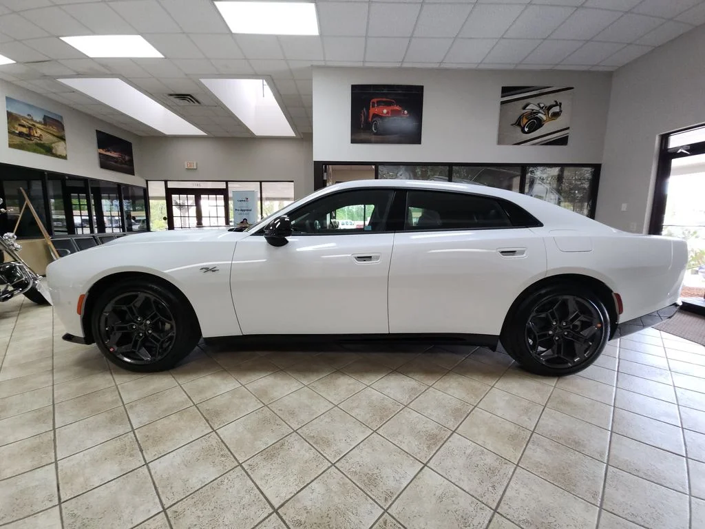 New 2026 White Knuckle Exterior Paint Dodge R/T Plus image 5
