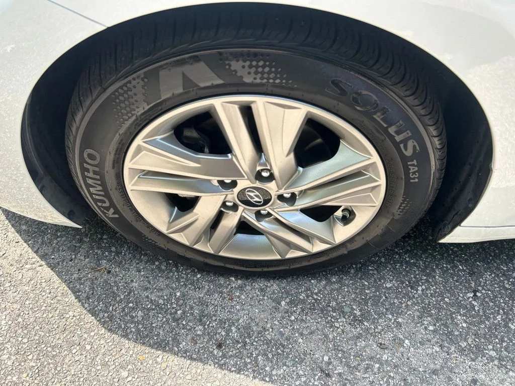 Used 2020 White Hyundai Value Edition image 11