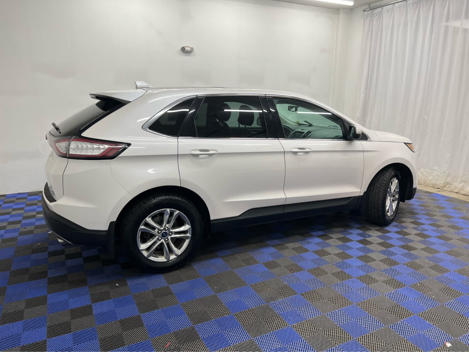 Used 2015 White Platinum Metallic Tri-Coat Ford SEL image 14