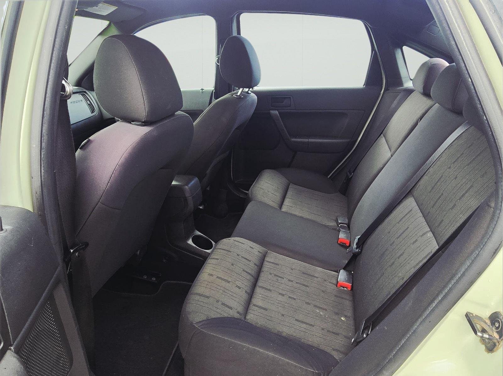 Used 2010  Ford SE image 24
