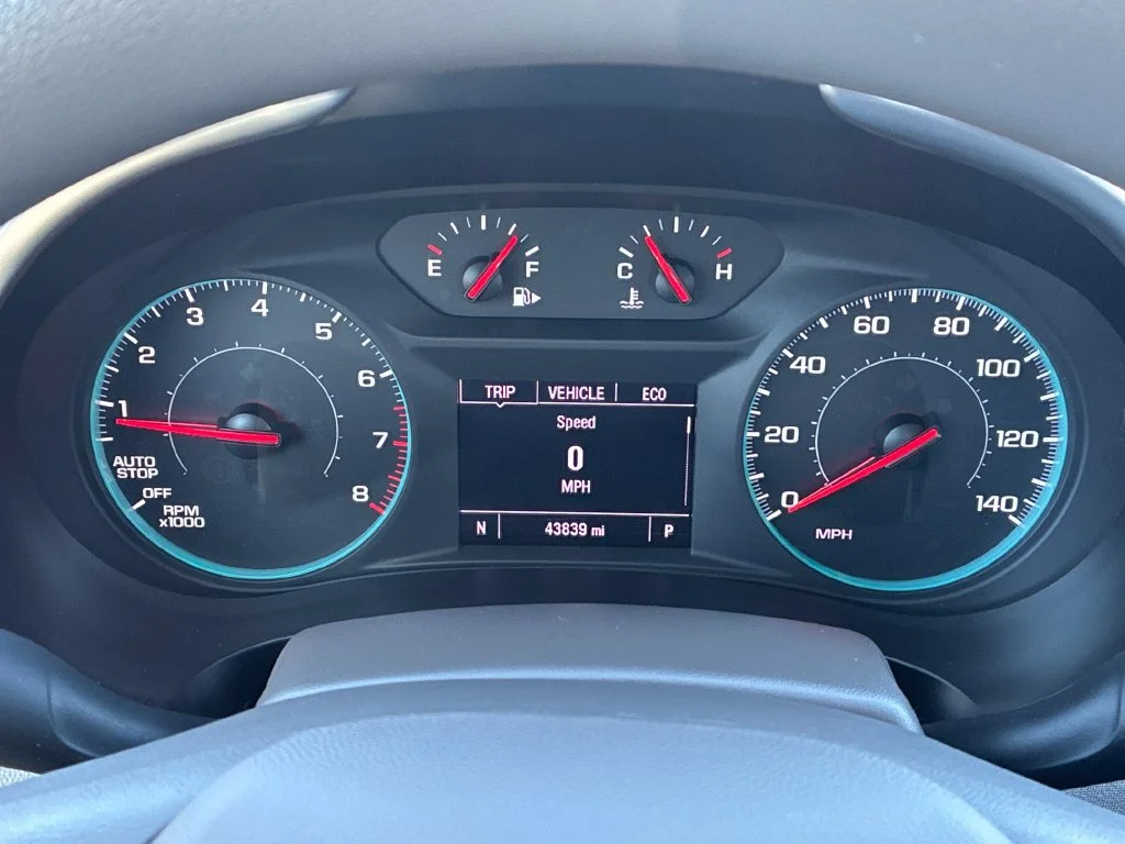 Used 2025 Mineral Gray Metallic Chevrolet 1LT image 16