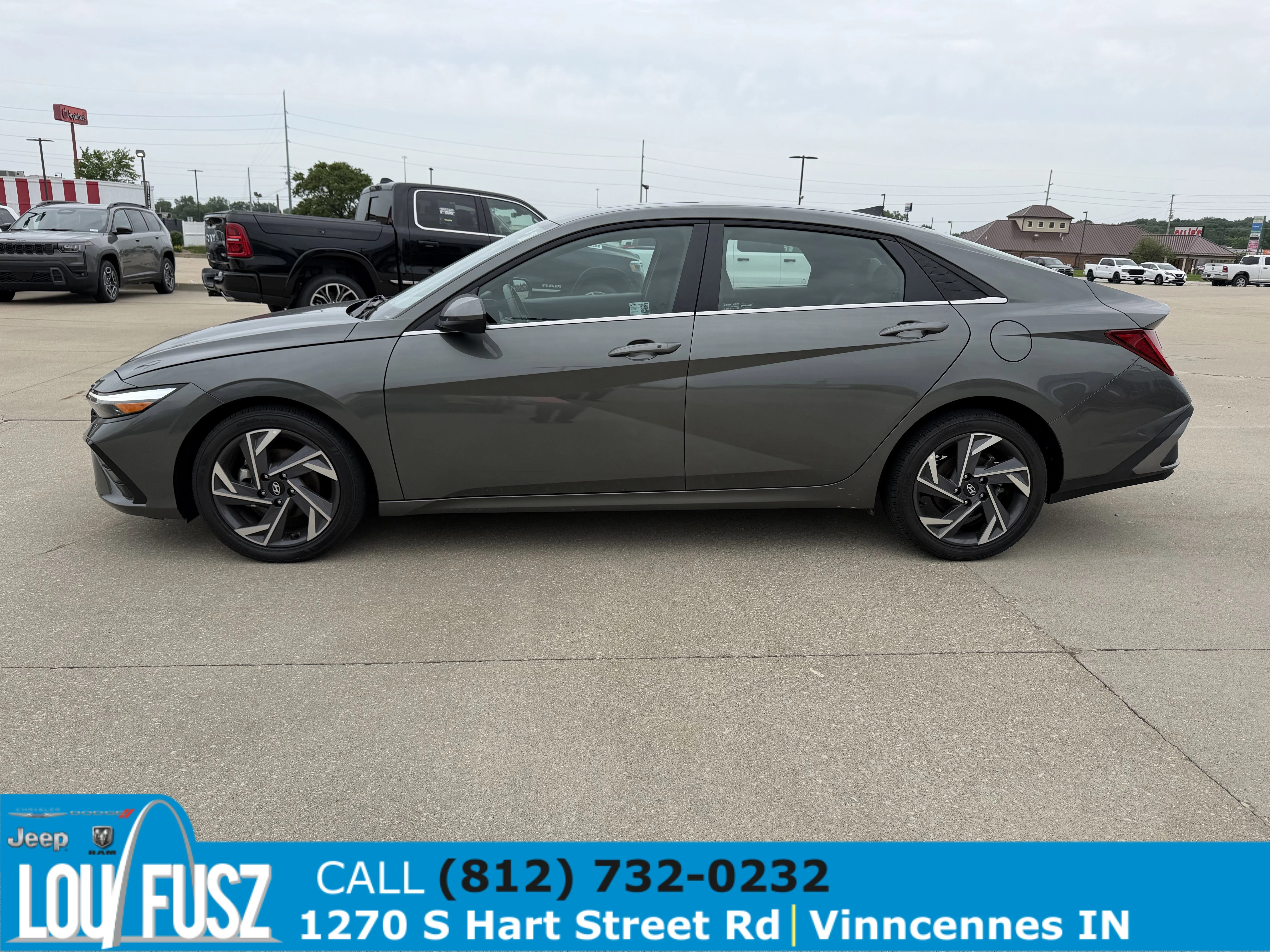 Used 2025 Amazon Gray Hyundai SEL Convenience image 4