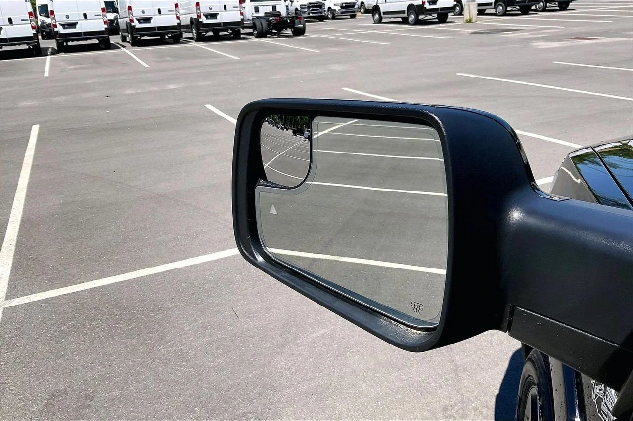 New 2026 Diamond Black Crystal Pearl-Coat Exterior Paint RAM Big Horn/Lone Star image 22
