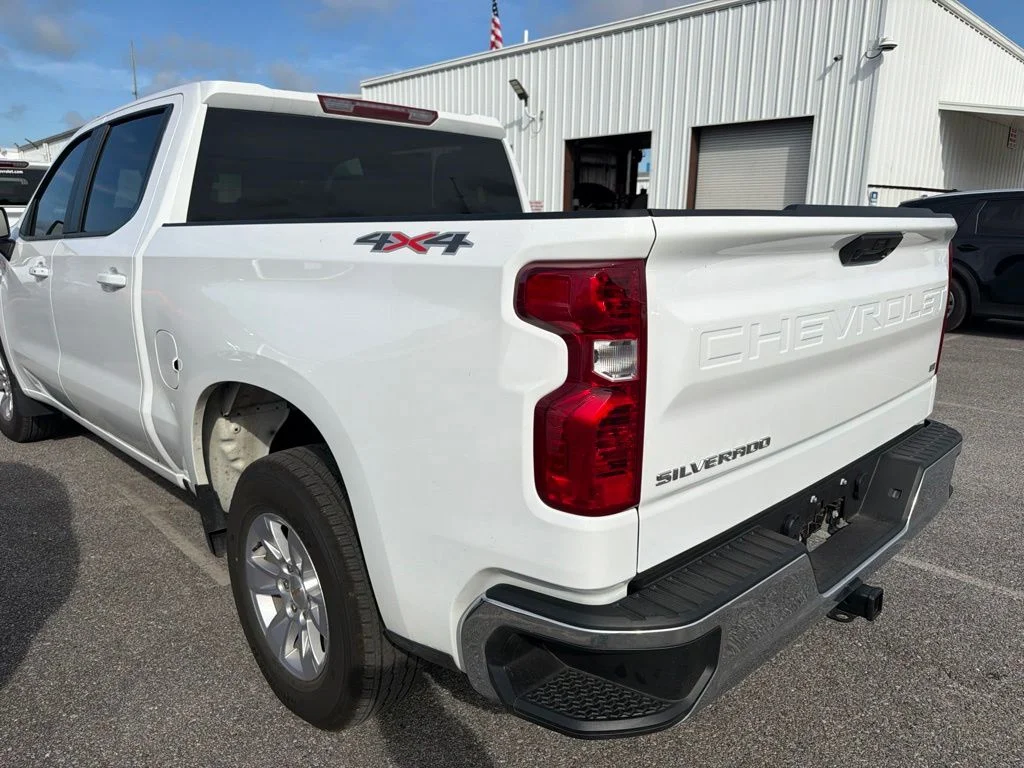 Used 2026 White Chevrolet LT image 13