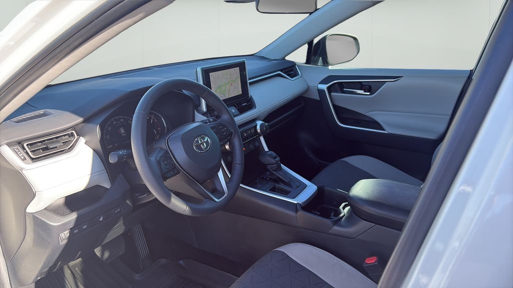Used 2023 White Toyota XLE image 9