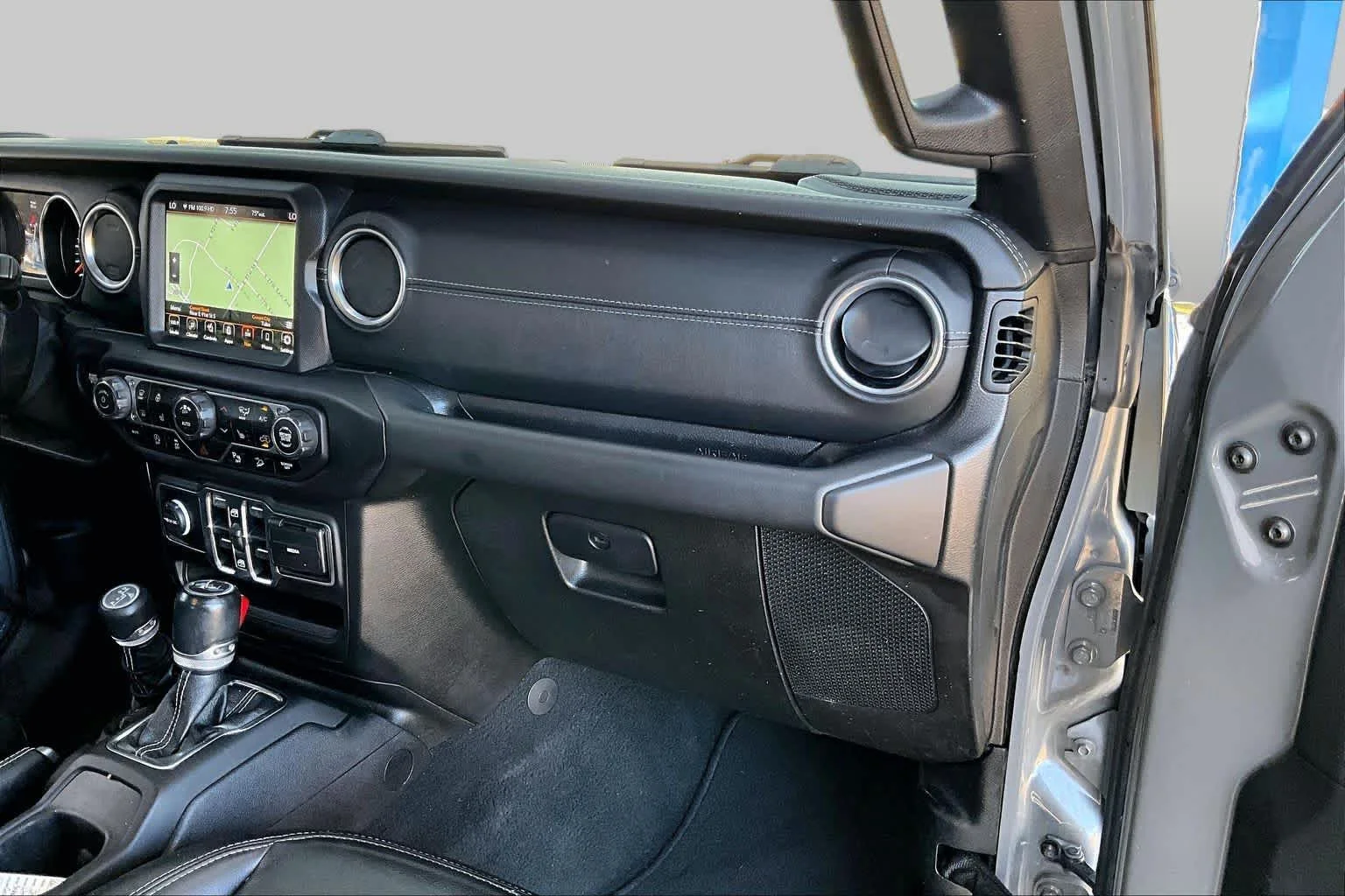 Used 2020 Sting-Gray Clearcoat Jeep Sahara image 19