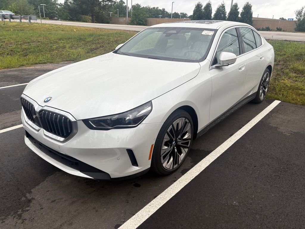 Used 2026 Mineral White Metallic BMW 530i xDrive image 2