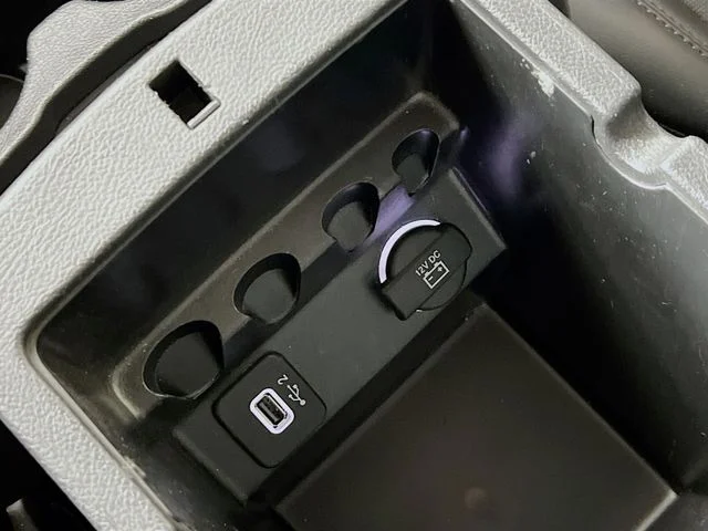 2020 Jeep Cherokee Latitude Plus - Photo 31