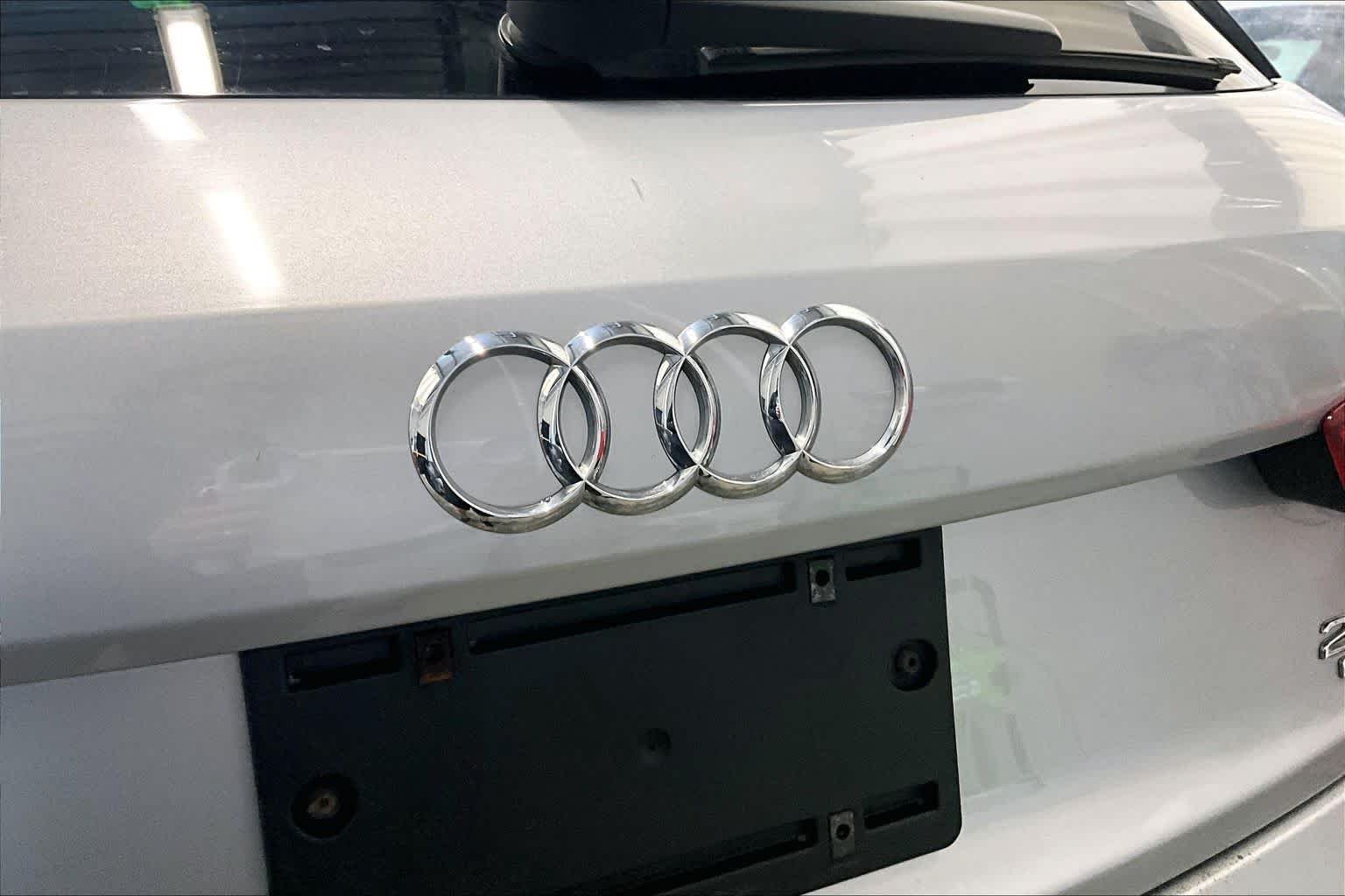 Used 2017 Florett Silver Metallic Audi Premium Plus image 31