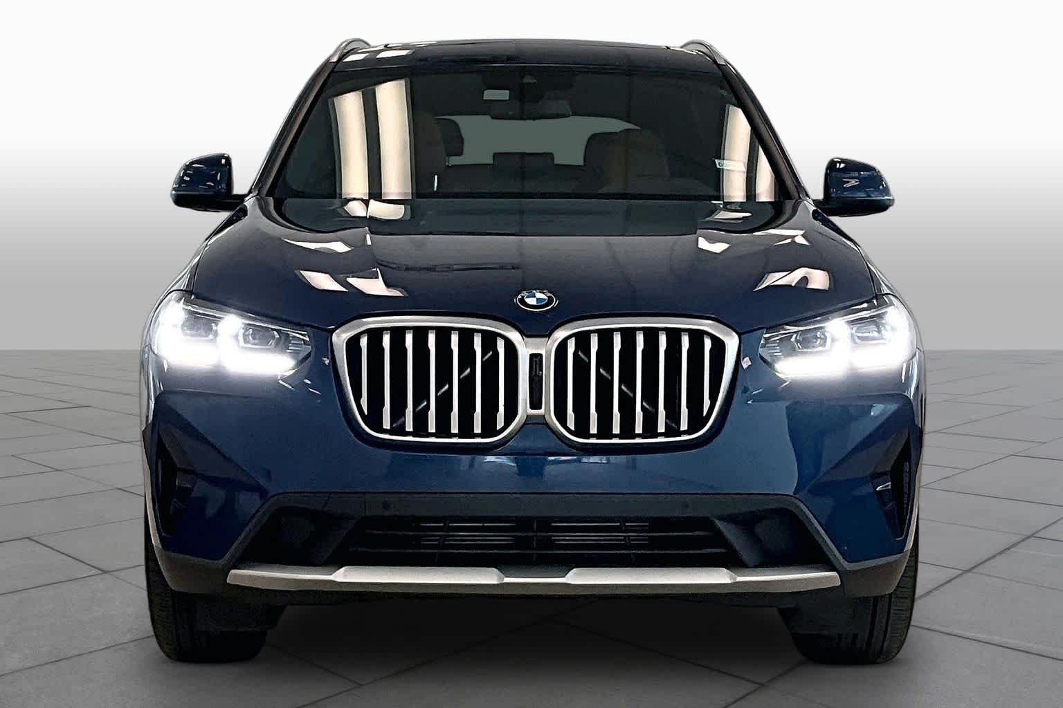 Used 2023 BLUE BMW sDrive30i image 3
