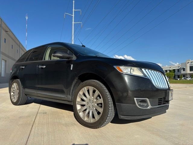 Used 2013 Black Lincoln  image 3