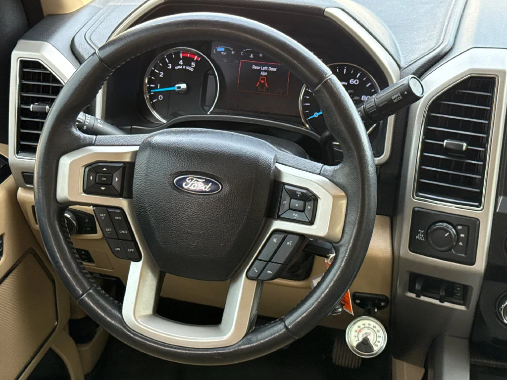 Used 2021  Ford Lariat image 13