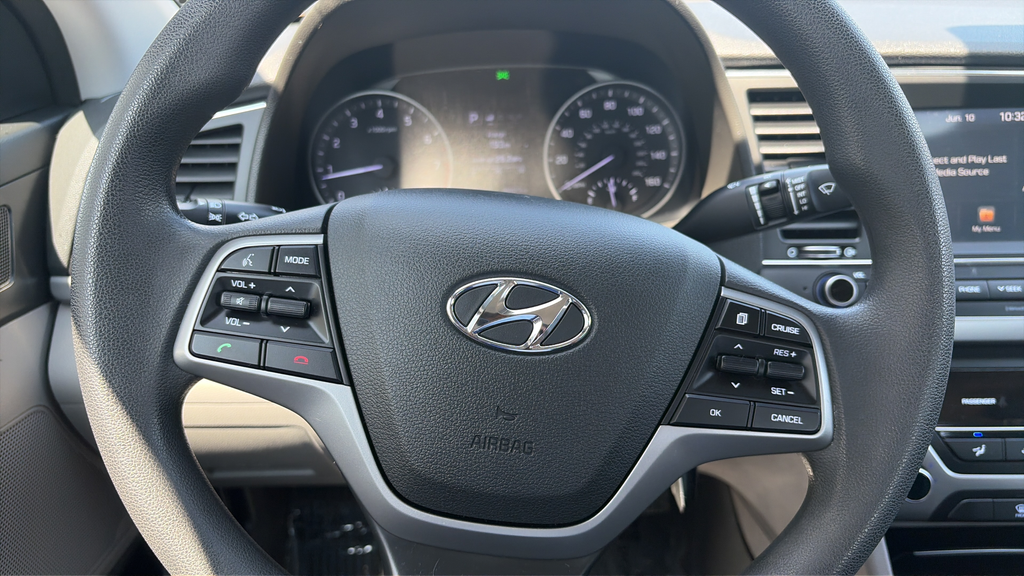 Used 2018 Silver Hyundai SEL image 16
