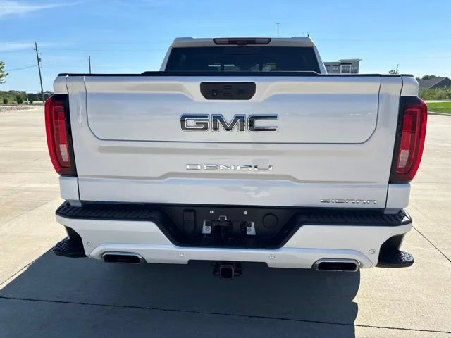 Used 2023 White Frost Tricoat GMC Denali Ultimate image 7
