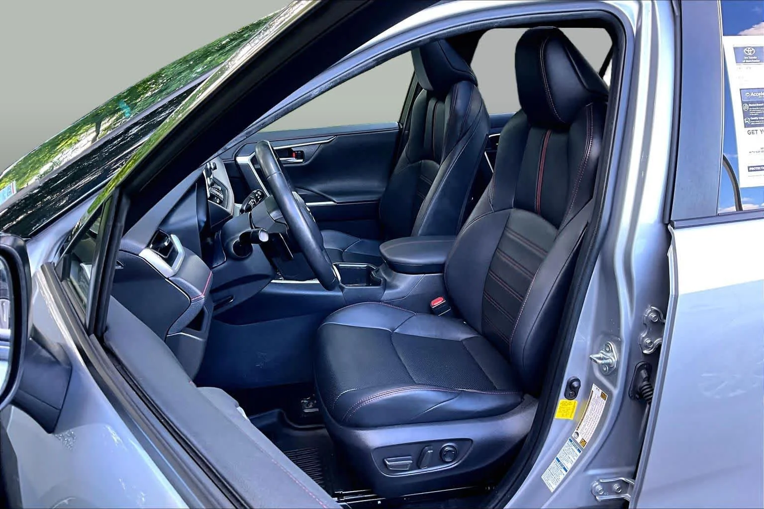 Certified Used 2022 Silver Sky Metallic/Midnight Black Metallic Toyota XSE image 9
