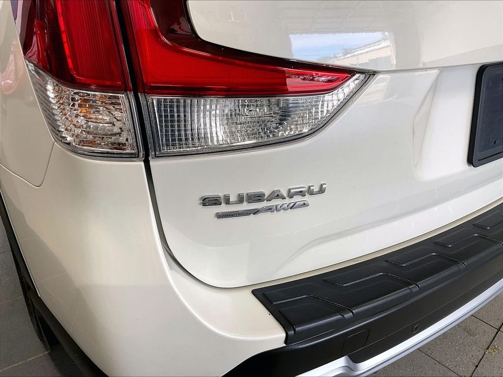 Used 2024 White Subaru Touring image 29