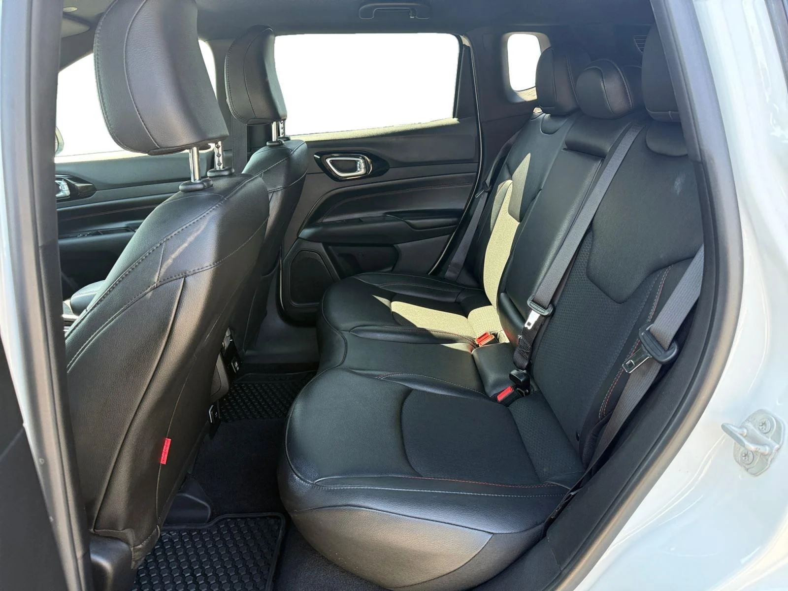 Used 2025 Bright White Clearcoat Jeep Trailhawk image 19