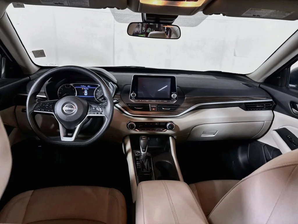 Used 2025 Red Nissan 2.5 SV image 12