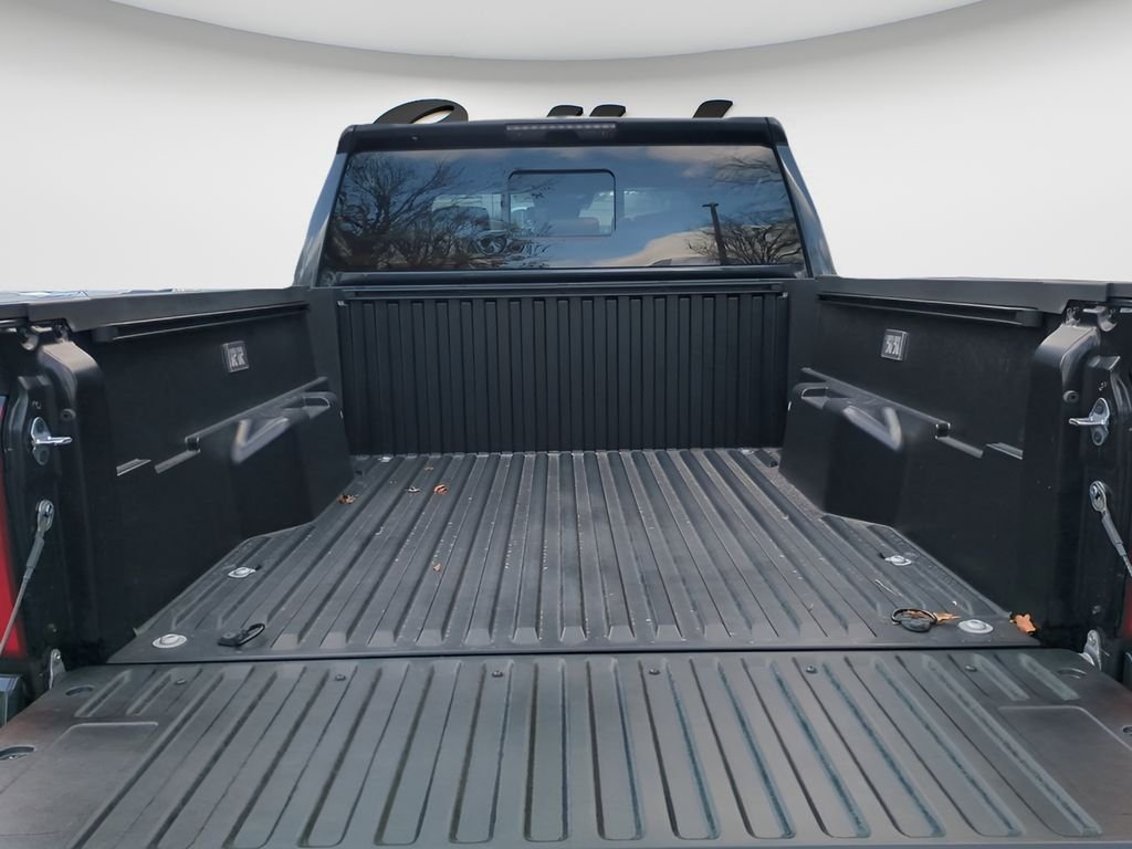 2025 Toyota Tacoma SR5 - Photo 12