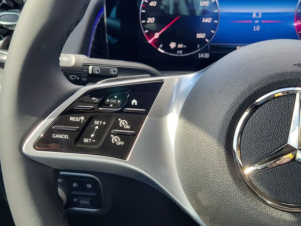 New 2026 Polar White Mercedes-Benz GLB 250 image 26