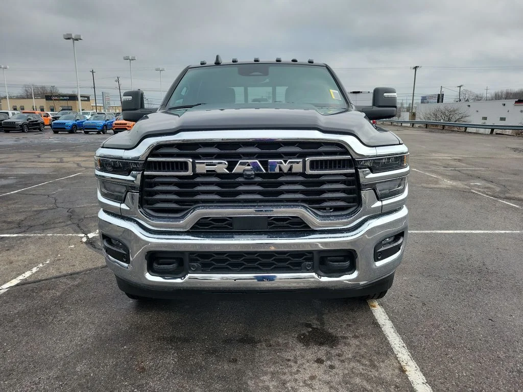 New 2026 Diamond Black Crystal Pearl-Coat Exterior Paint RAM Big Horn image 3