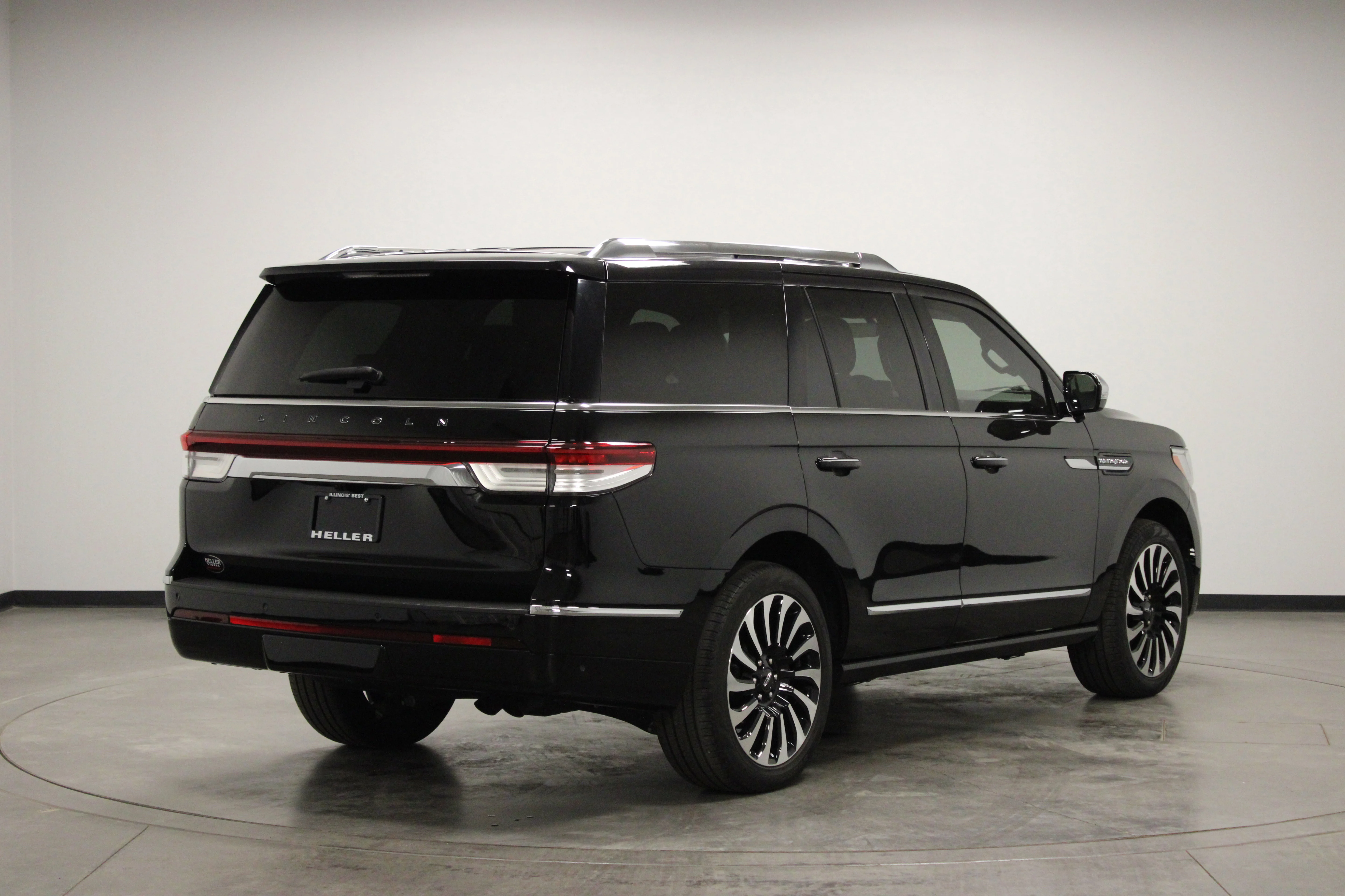 Used 2023 Infinite Black Metallic Clearcoat Lincoln Black Label image 8