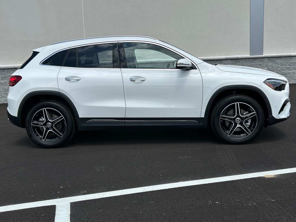 New 2026 Polar White Mercedes-Benz GLA250 image 9